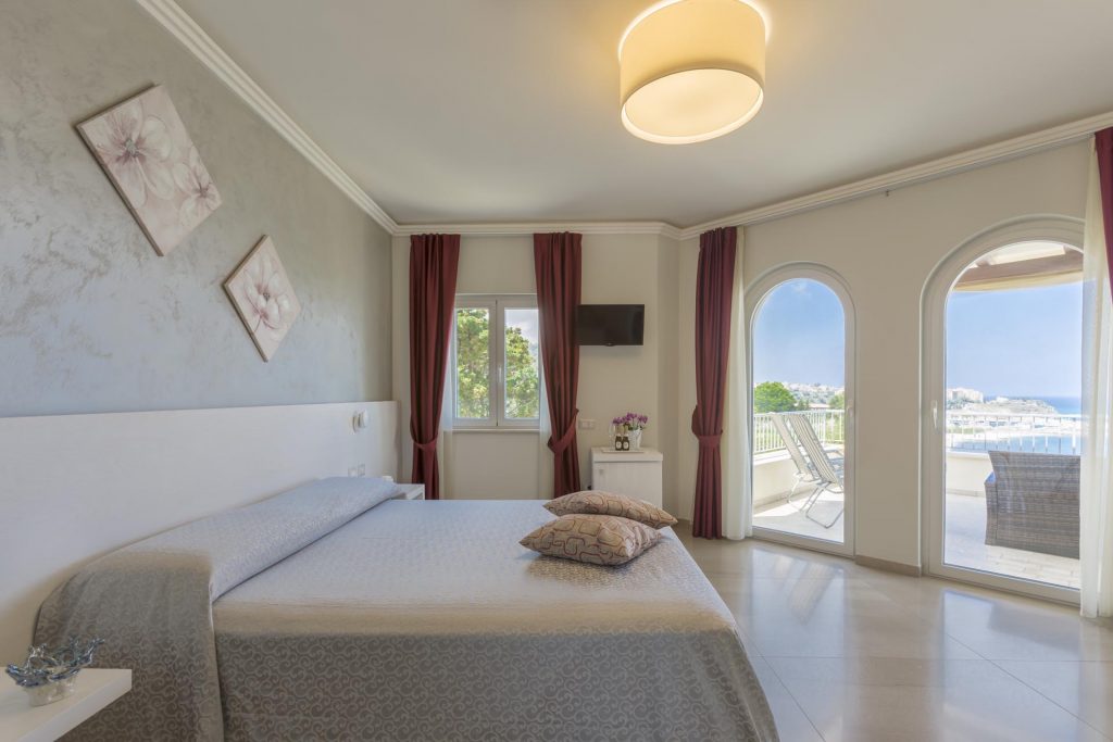 Double room deluxe with sea view terrace